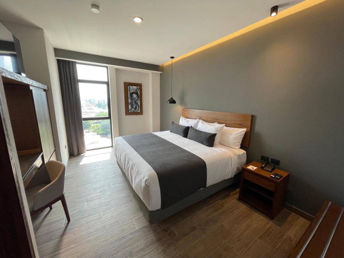 Gumont Guadalajara Lopez Mateos - Minerva Hotel Kültér fotó