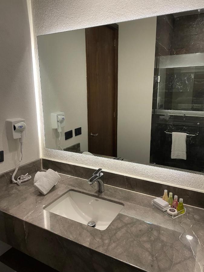 Gumont Guadalajara Lopez Mateos - Minerva Hotel Kültér fotó