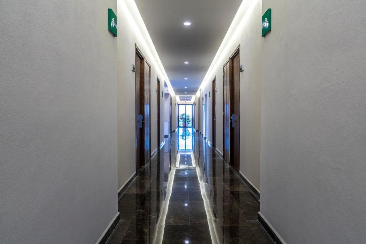 Gumont Guadalajara Lopez Mateos - Minerva Hotel Kültér fotó